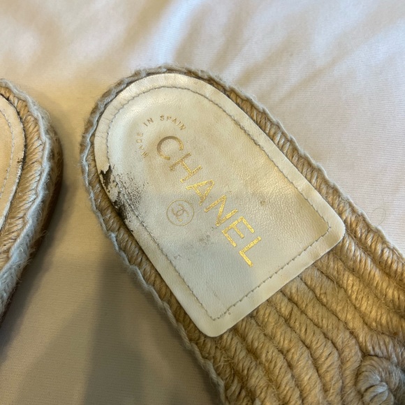 Chanel Gold Chain Espadrille Sandals | Black White Leather | Size 39 - Picture 7 of 10